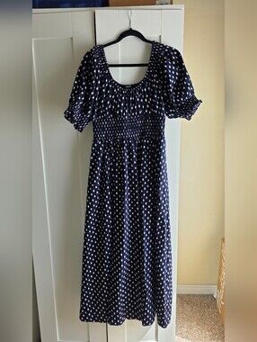 Madewell Shibori Dot Midi Dress with smocked waist and puff sleeves. Size 6.